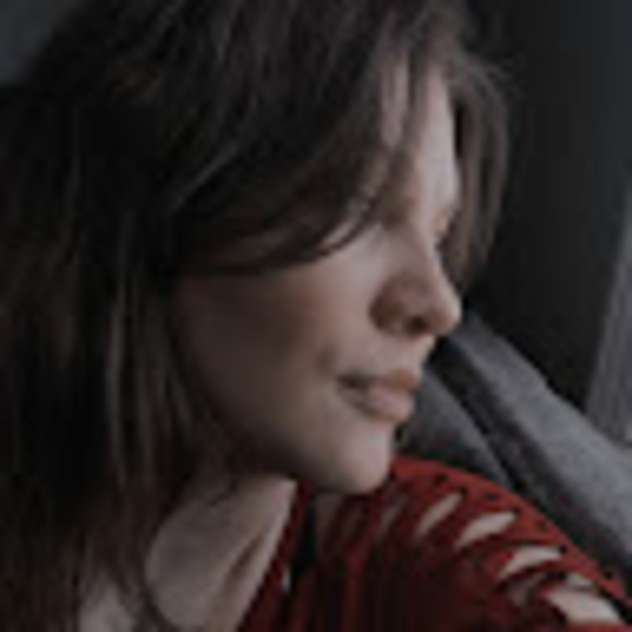 Meet your Posher, Tiffannie - Picture 1 of 1